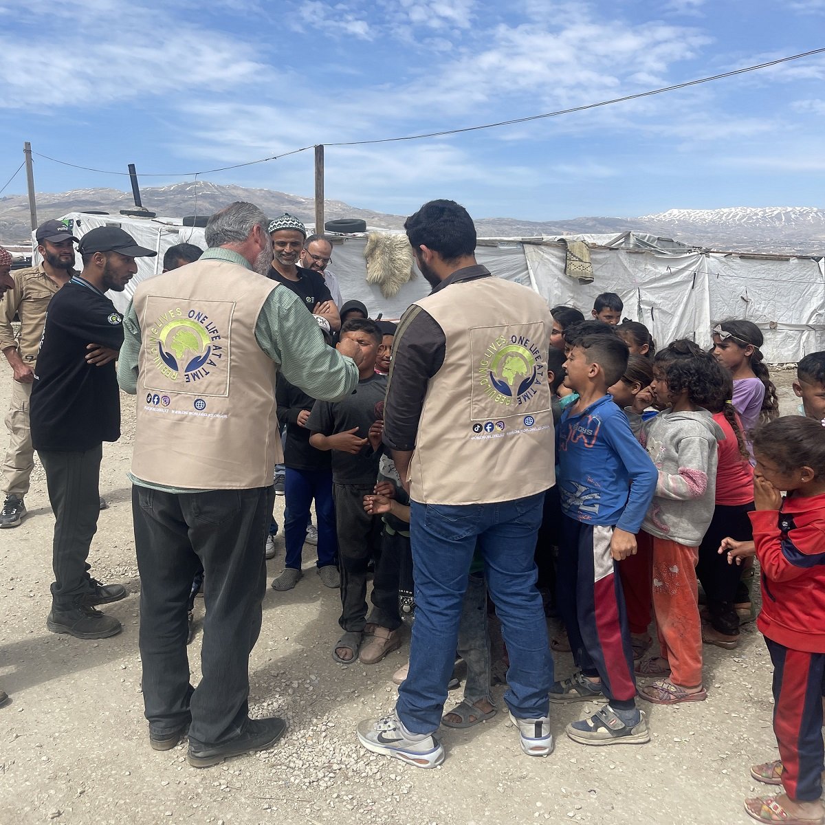 Camp kids volunt